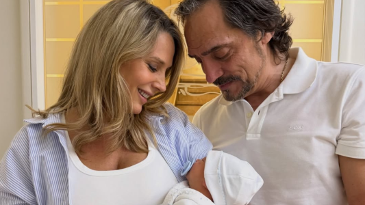 "La felicidad es inmensa": Rocío Marengo y Eduardo Fort celebraron la primera Navidad en casa junto a Isidro