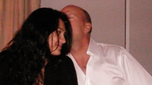 "El tiempo se detuvo": El conmovedor mensaje de Emma Heming por su 18° aniversario junto a Bruce Willis