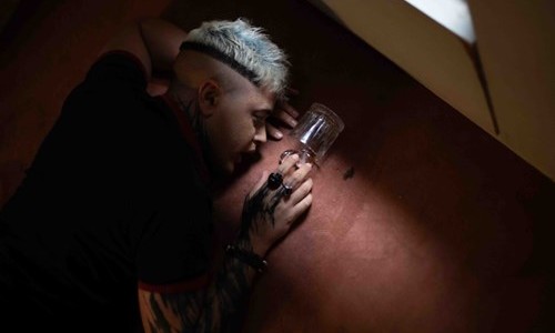 BM lanzó "Volando sin alas", su álbum debut