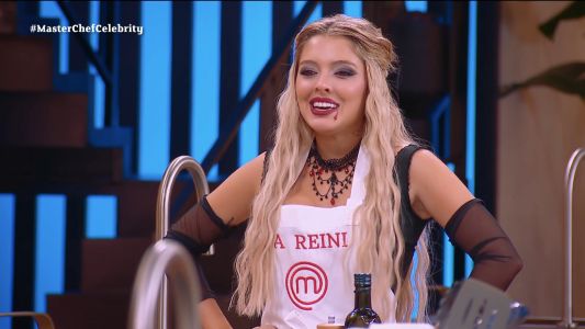 "Estoy poseída": el impactante look vampírico de la Reini para la semana del terror