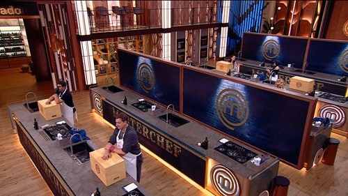 Volvió el muro a Masterchef Celebrity: duplas a ciegas y tensión en la cocina