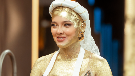 La Reini redobló la apuesta con un osado body paint en Masterchef Celebrity