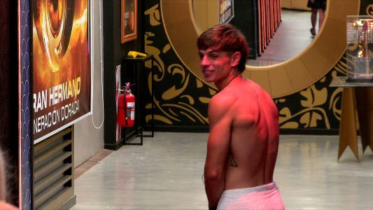 Zunino no discrimina a la hora de "tirotear" mujeres y lo destrozaron a sus espaldas