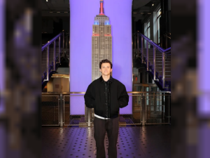 Tom Holland pintó el Empire State de rojo para celebrar el estreno de 'Spider-Man: Brand New Day'