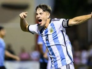 Giay fue convocado a la Selección argentina en reemplazo de Montiel