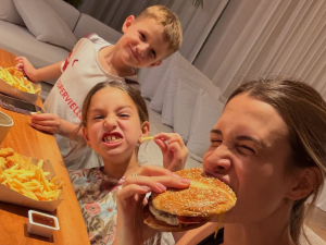 "La vida es equilibrio": las fotos más íntimas y tiernas de Cami Homs junto a sus hijos