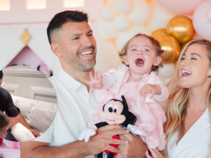 La mejor enfermera: el dulce gesto de Olivia para ayudar al Kun Agüero tras su operación