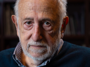 Murió Adolfo Aristarain, cineasta argentino que dejó una huella imborrable en la cultura de habla hispana