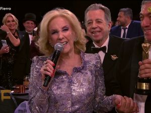 “No se van a librar de mí fácilmente”: el emotivo discurso de Mirtha Legrand en los Martín Fierro