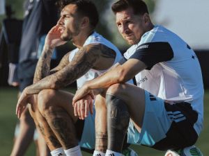 La Selección argentina completó su segundo entrenamiento en Kansas y Scaloni probó un once para jugar ante Honduras