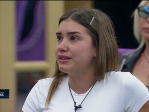 “Siempre me excluían”: Lola se quebró al contar que sufrió bullying de chica