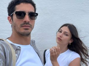 Úrsula Corberó compartió la primera postal de Dante junto al Chino Darín y reveló el rostro del recién nacido